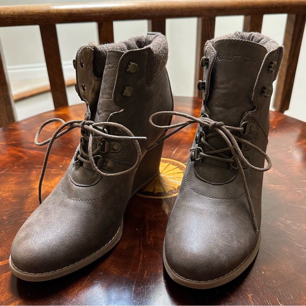 Nautica Women's Brown Ankle Boots